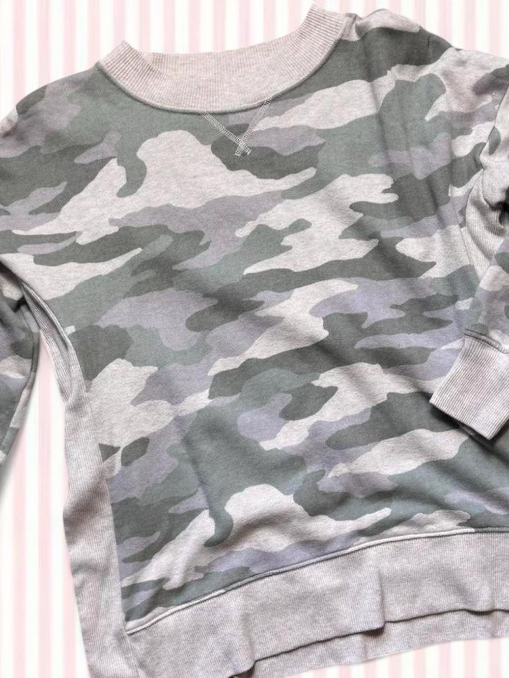 Aerie Oversized Camo Sweatshirt Sage Green Cozy Crewneck M
